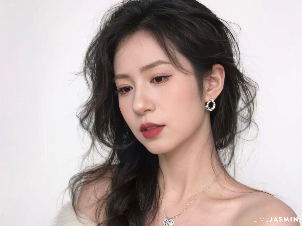 Watch AnnLinMei live now