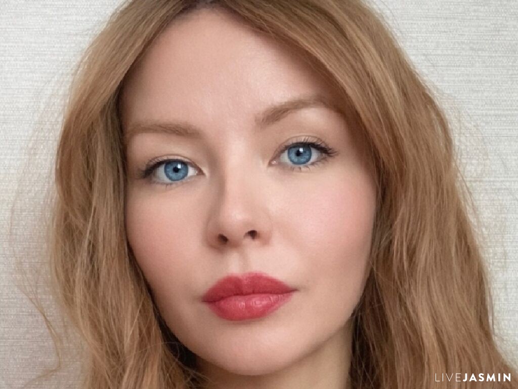 Live cam model AnnaAnechka