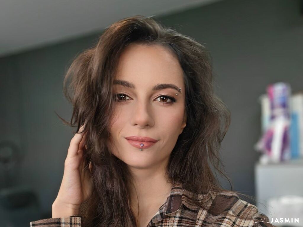 Start a private show with CatherineHawks