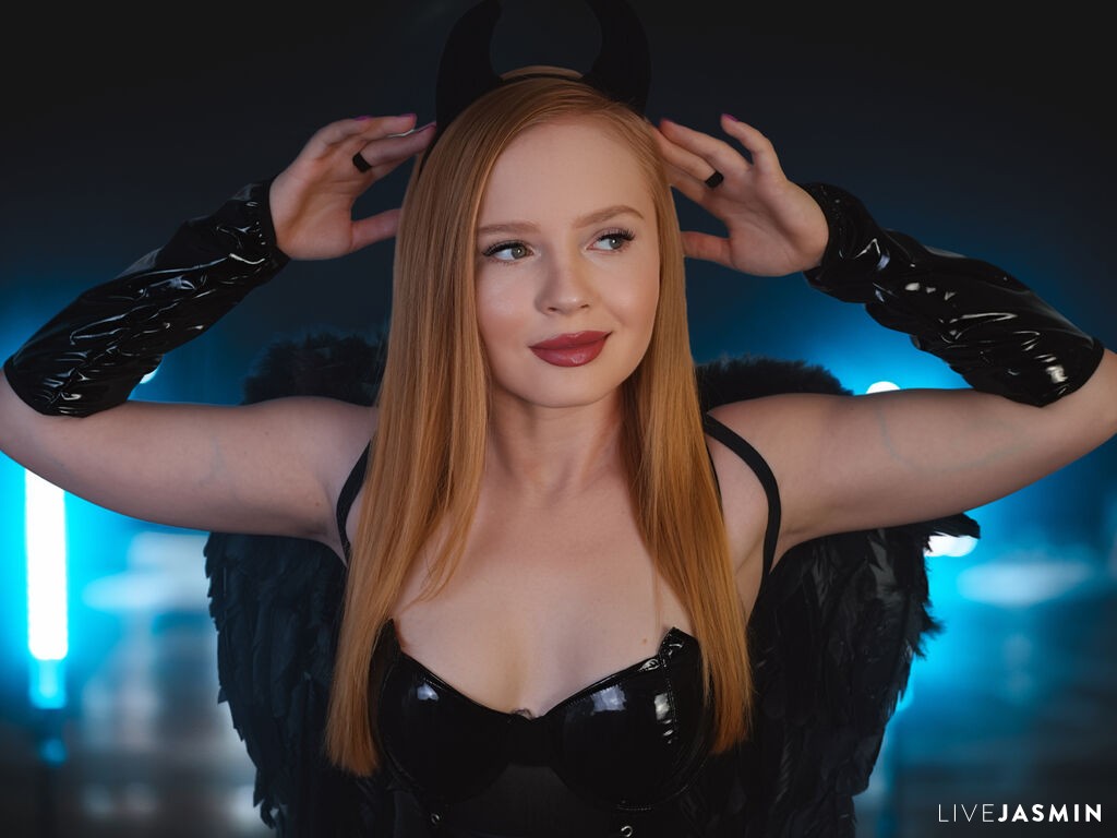 Live cam profile for ChloeRichardson