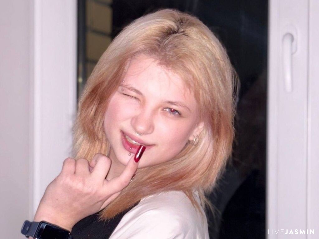 Live cam model DaisySponholz