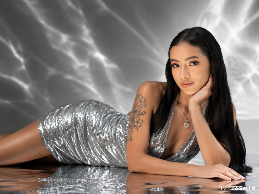 Live cam profile for JesieHart