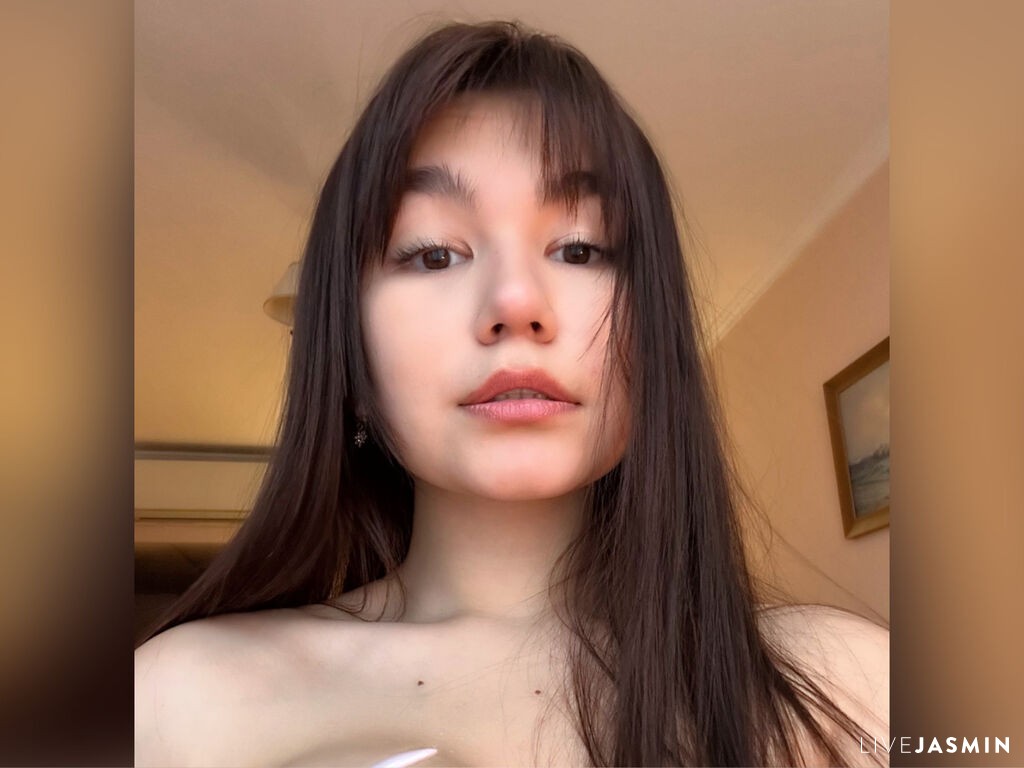 Watch JuliaCutee live now