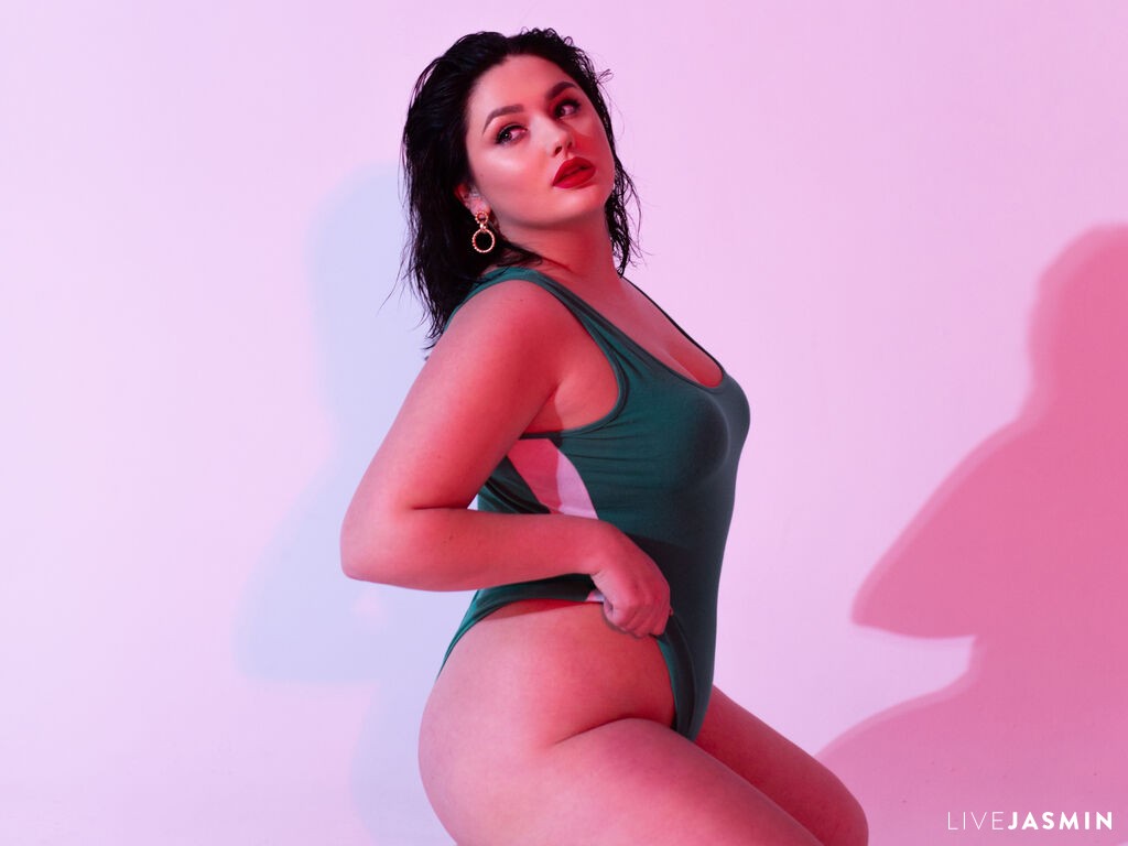 Watch JulietKalen live now