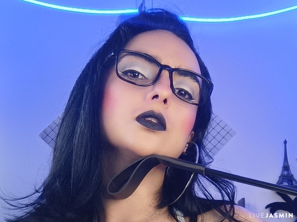 KandyPariston online now