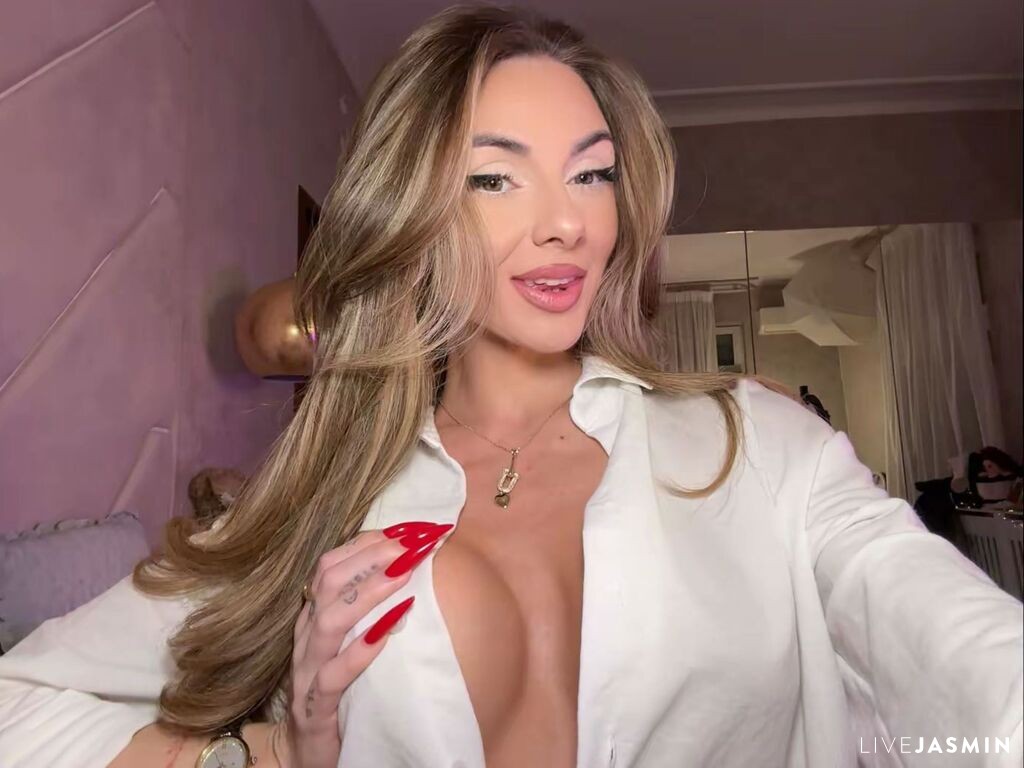 Live cam model Kim