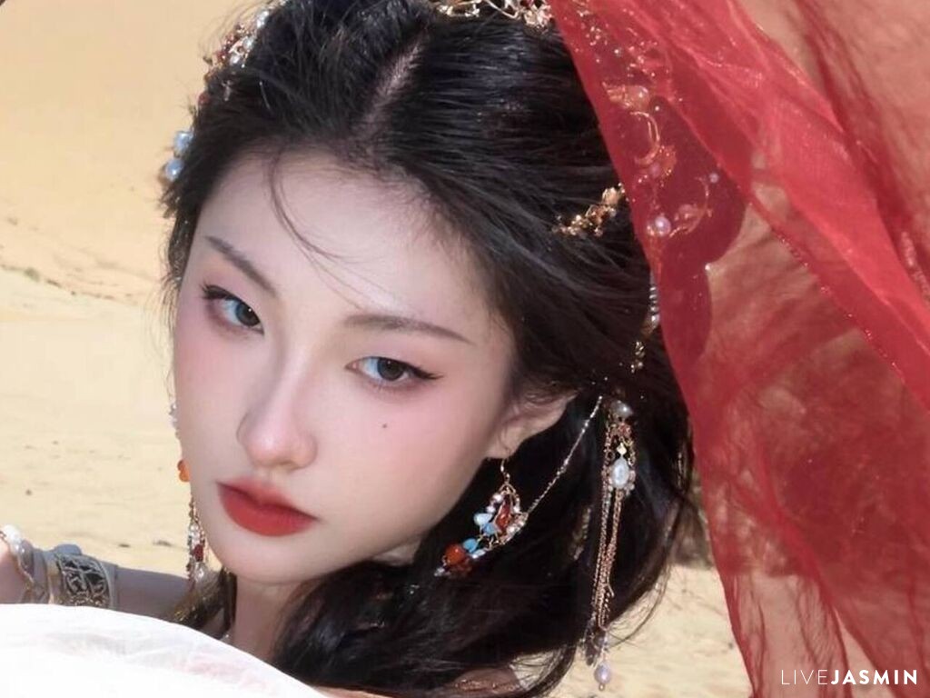 Start a private show with KimJons