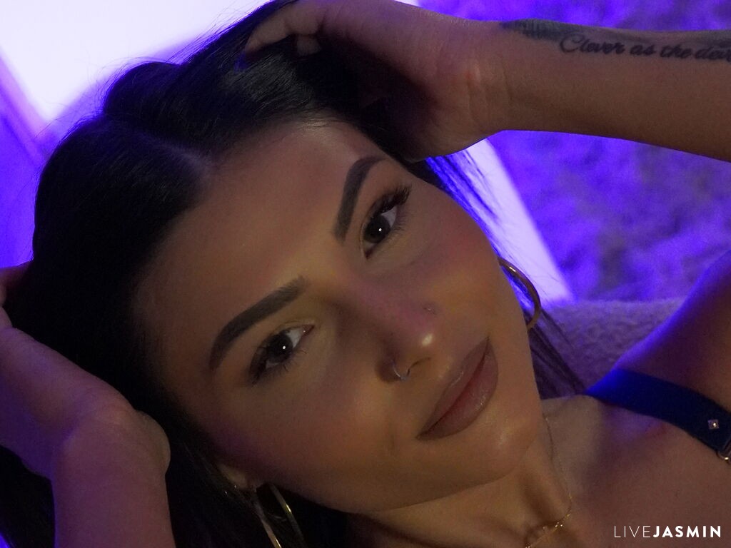 Watch LanaCampbell live now