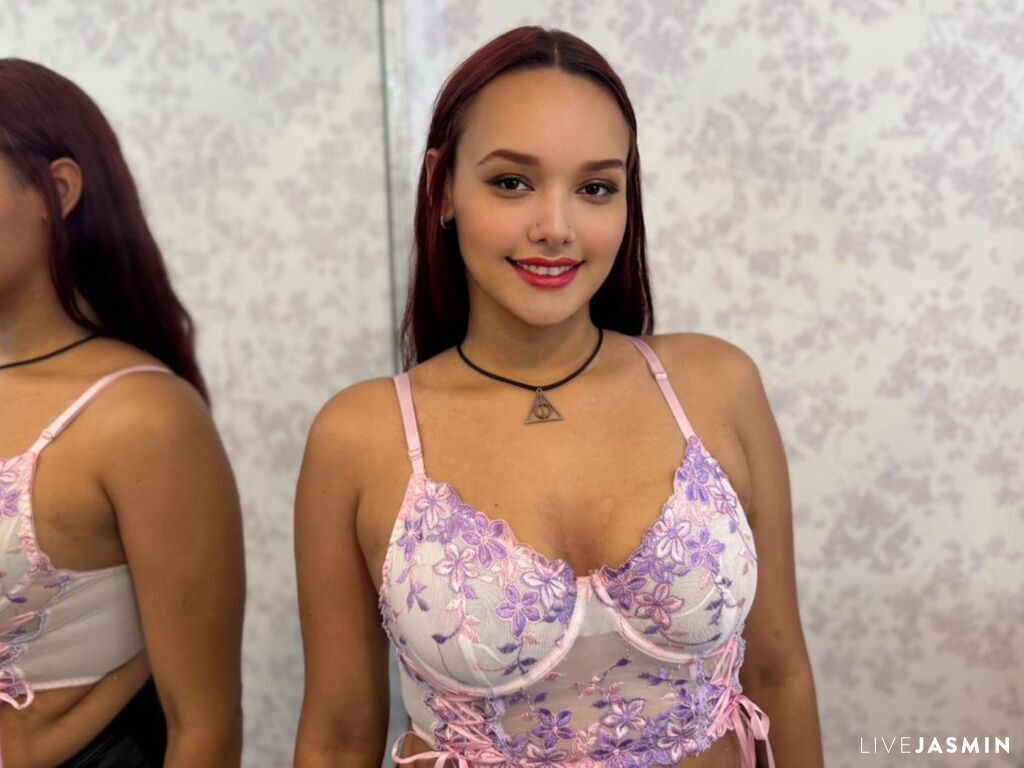 Start a private show with LehayHadid
