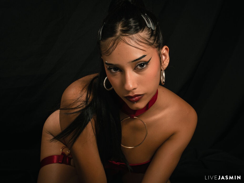 Watch LilithBrooks live now