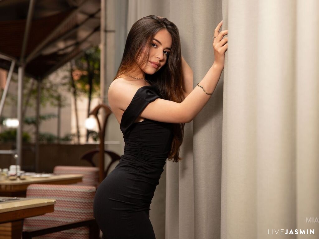 Live cam model MiaDeliz