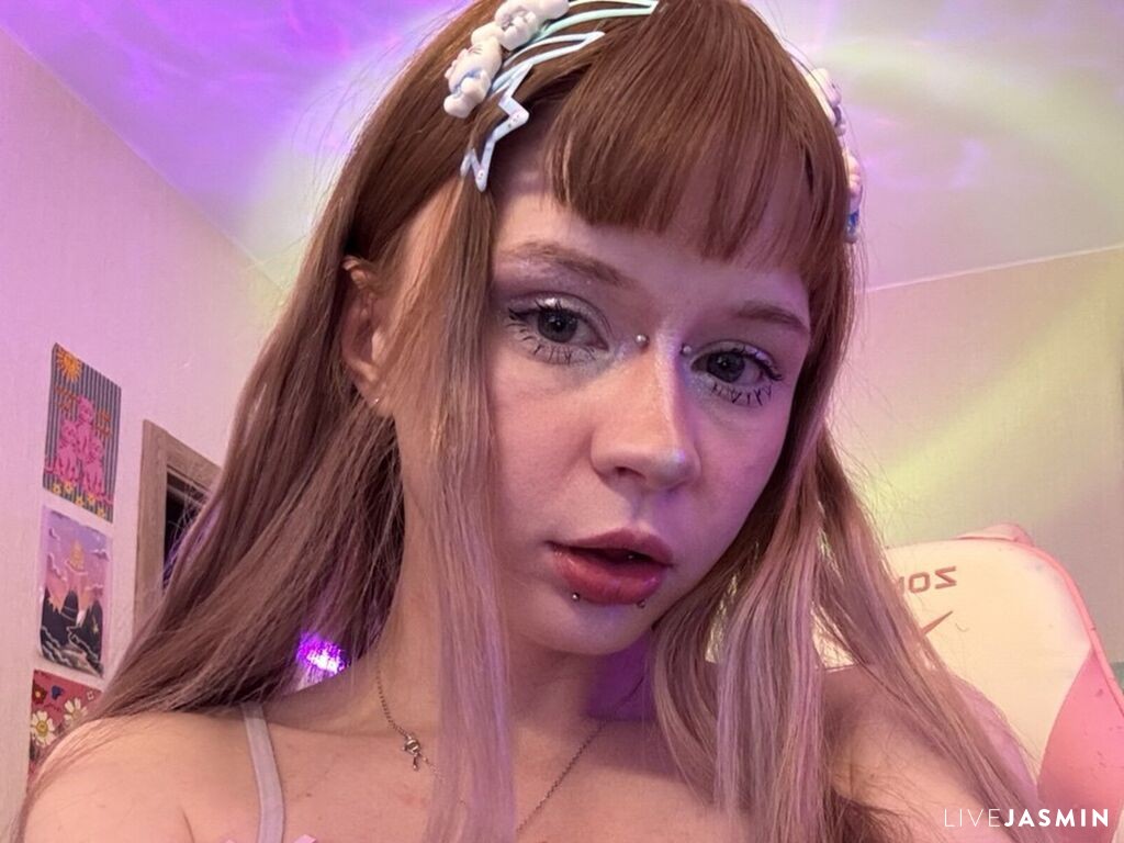Live cam profile for MiliaMeow