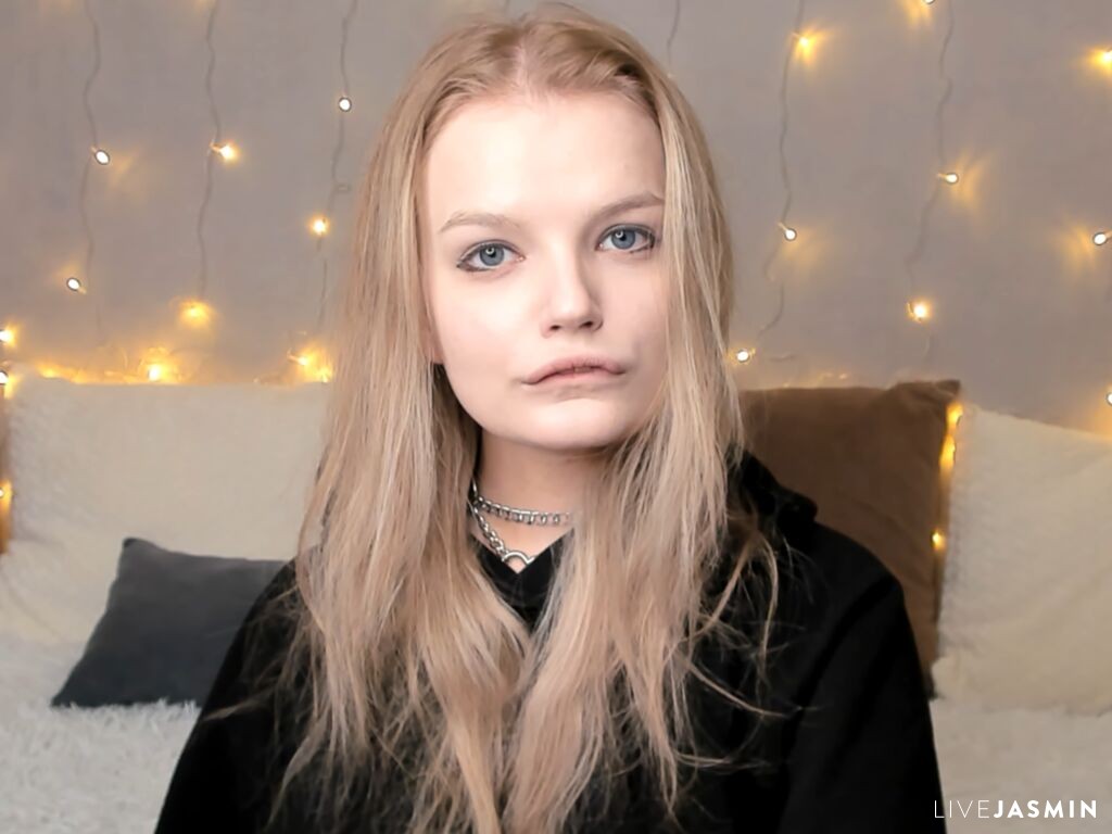 Watch PetrinaKoehl live now